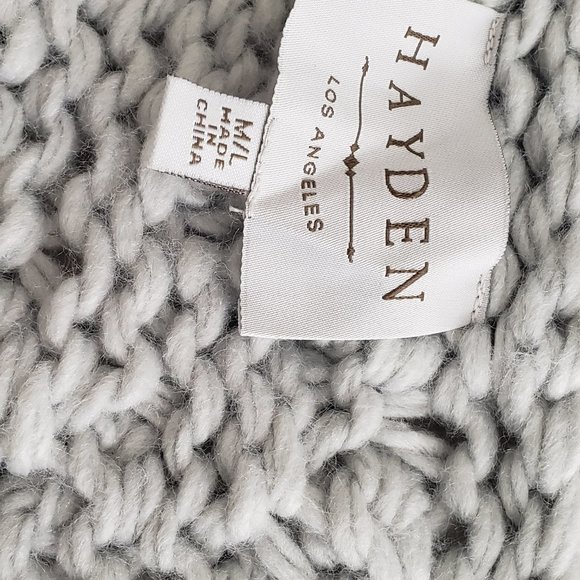 Hayden / Los Angeles M/L  Gray Sweater - Picture 2 of 2